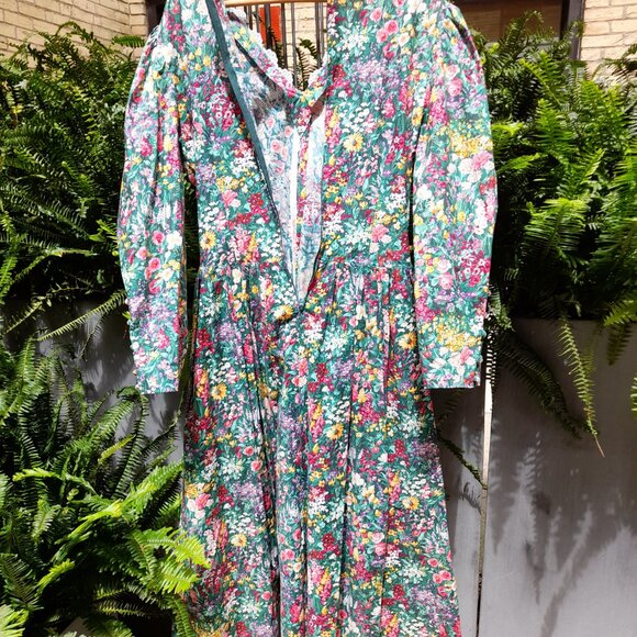 Vintage 80s Victorian Floral Dress with Lace Size Small Handmade 36" Bust - Picture 15 of 16